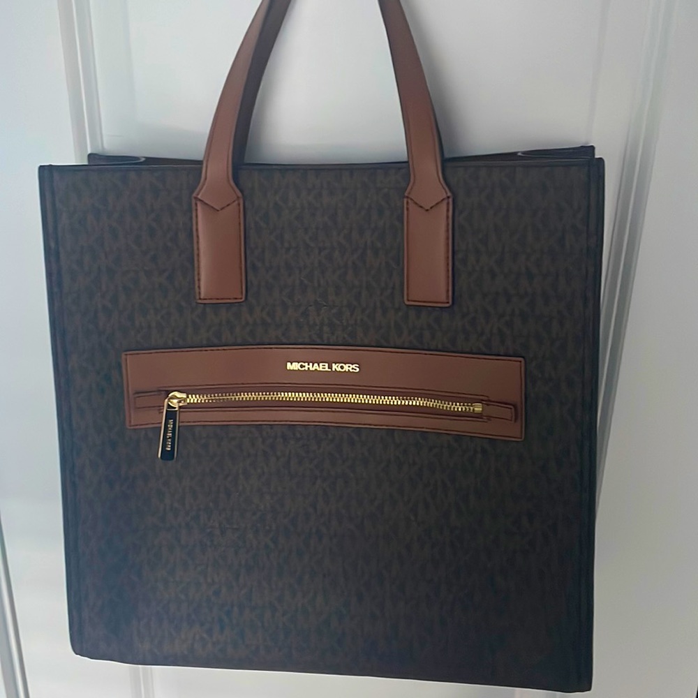 Michael Kors Kenly Large Tote Shoulder Bag